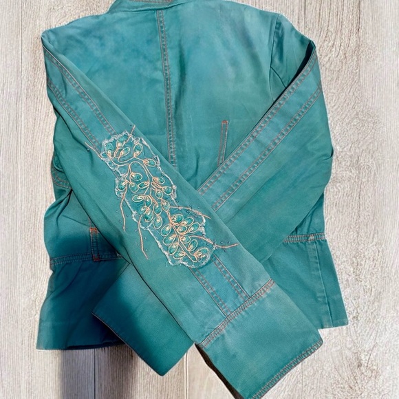 True Meaning Vintage Denim Jacket, A Timeless Classic in Turquoise & Orange - Picture 5 of 10